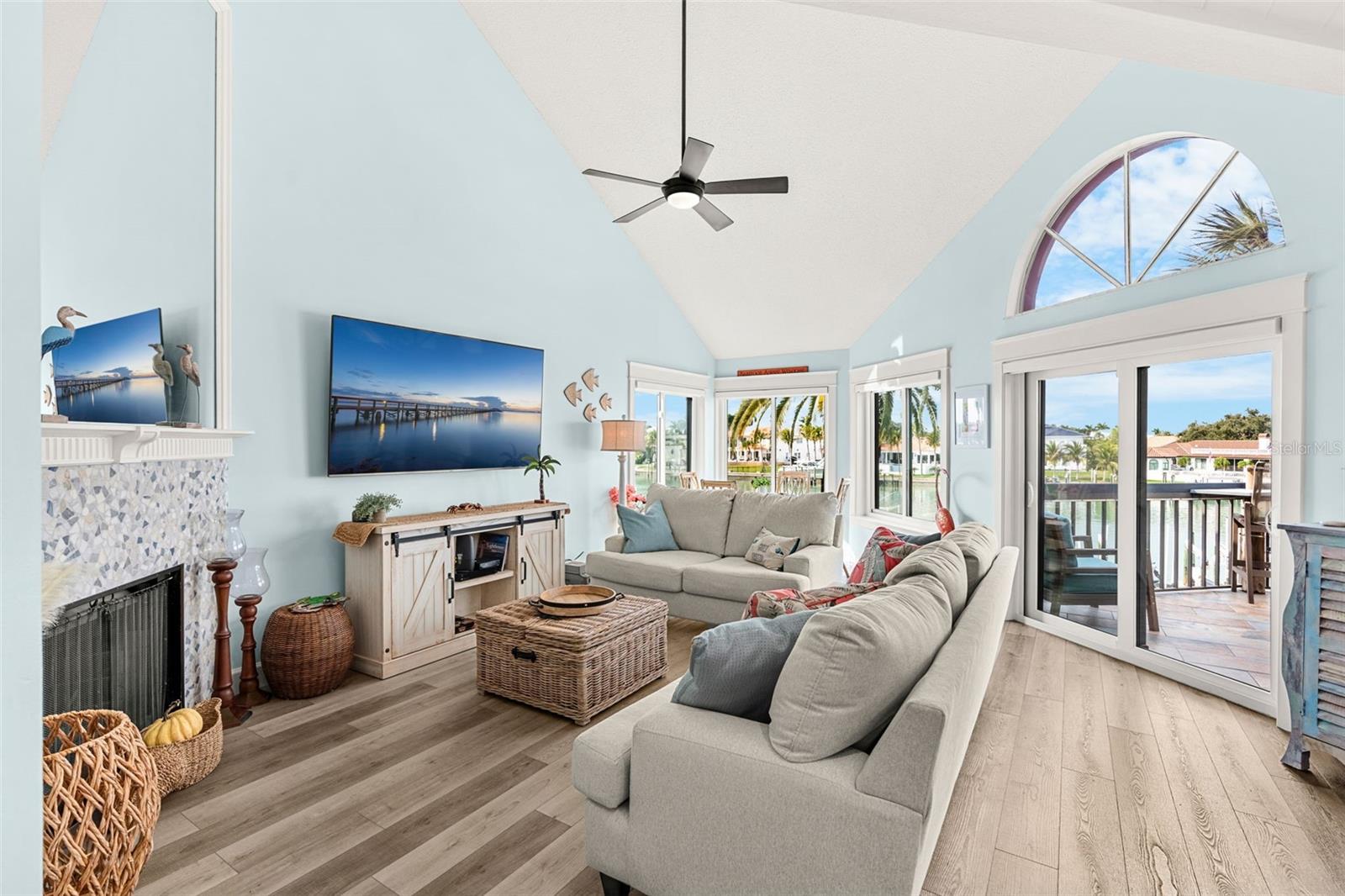 PINNACLE OF TIERRA VERDE - Residential