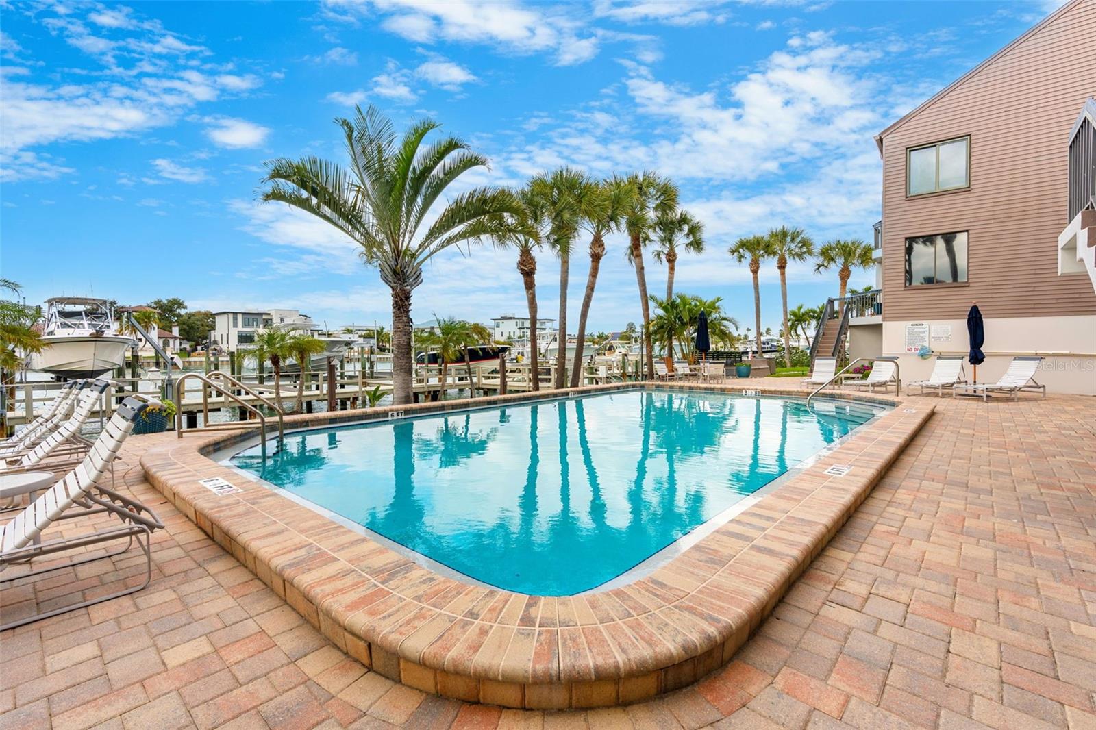 PINNACLE OF TIERRA VERDE - Residential