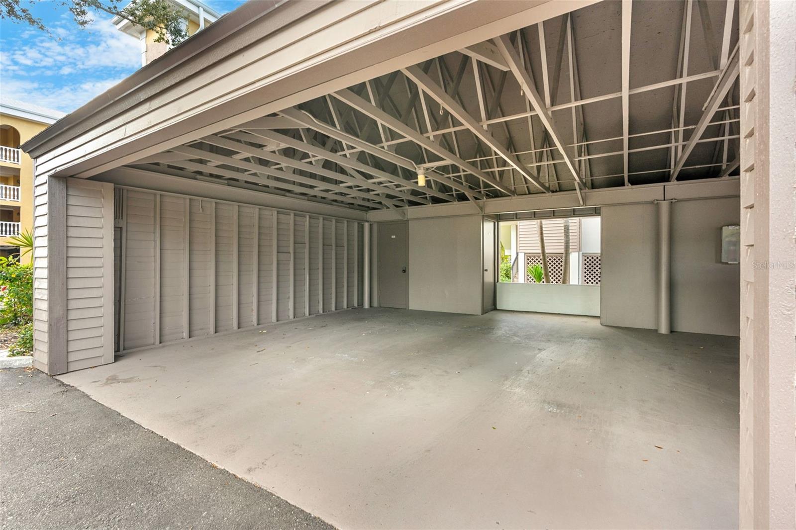 PINNACLE OF TIERRA VERDE - Residential