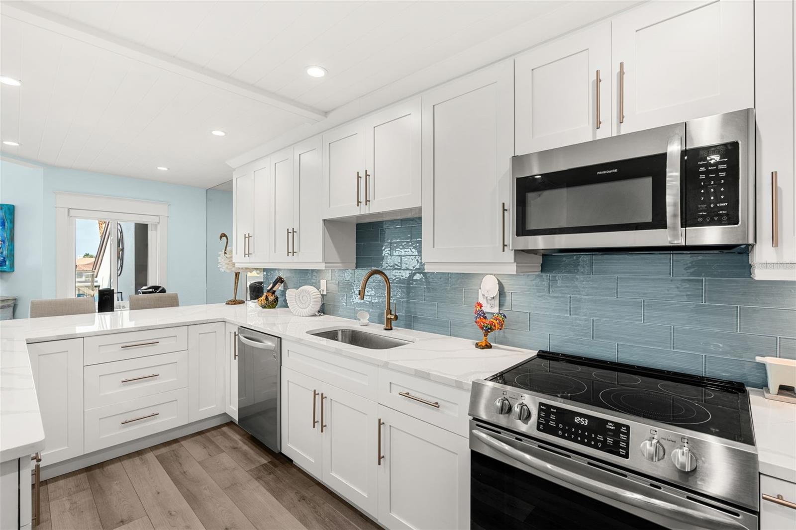 PINNACLE OF TIERRA VERDE - Residential