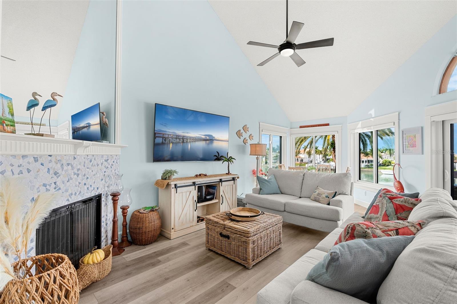 PINNACLE OF TIERRA VERDE - Residential