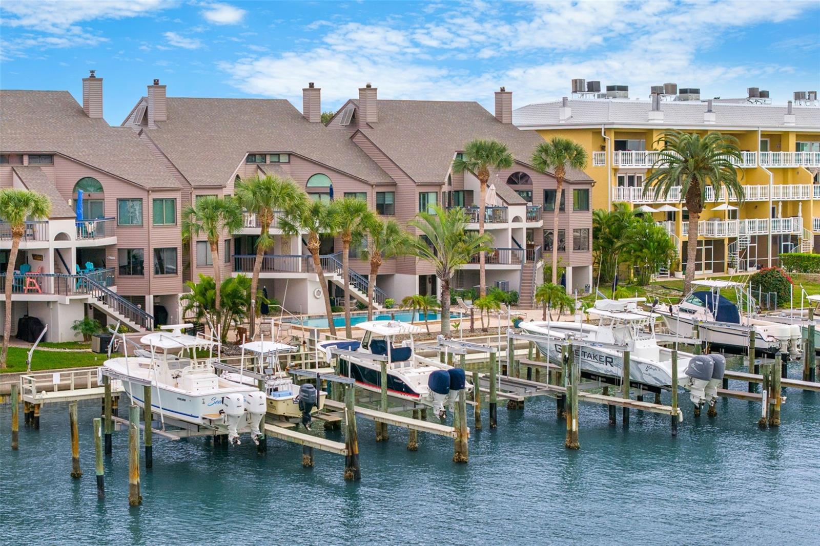 PINNACLE OF TIERRA VERDE - Residential