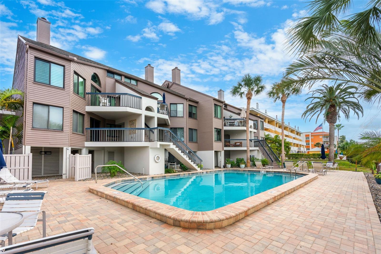 PINNACLE OF TIERRA VERDE - Residential