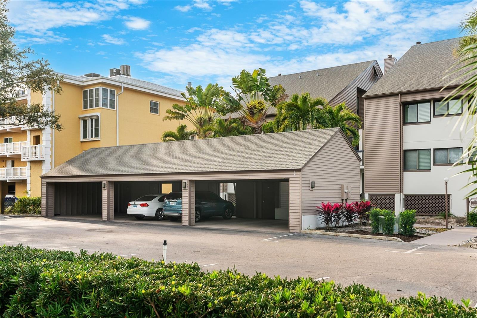 PINNACLE OF TIERRA VERDE - Residential