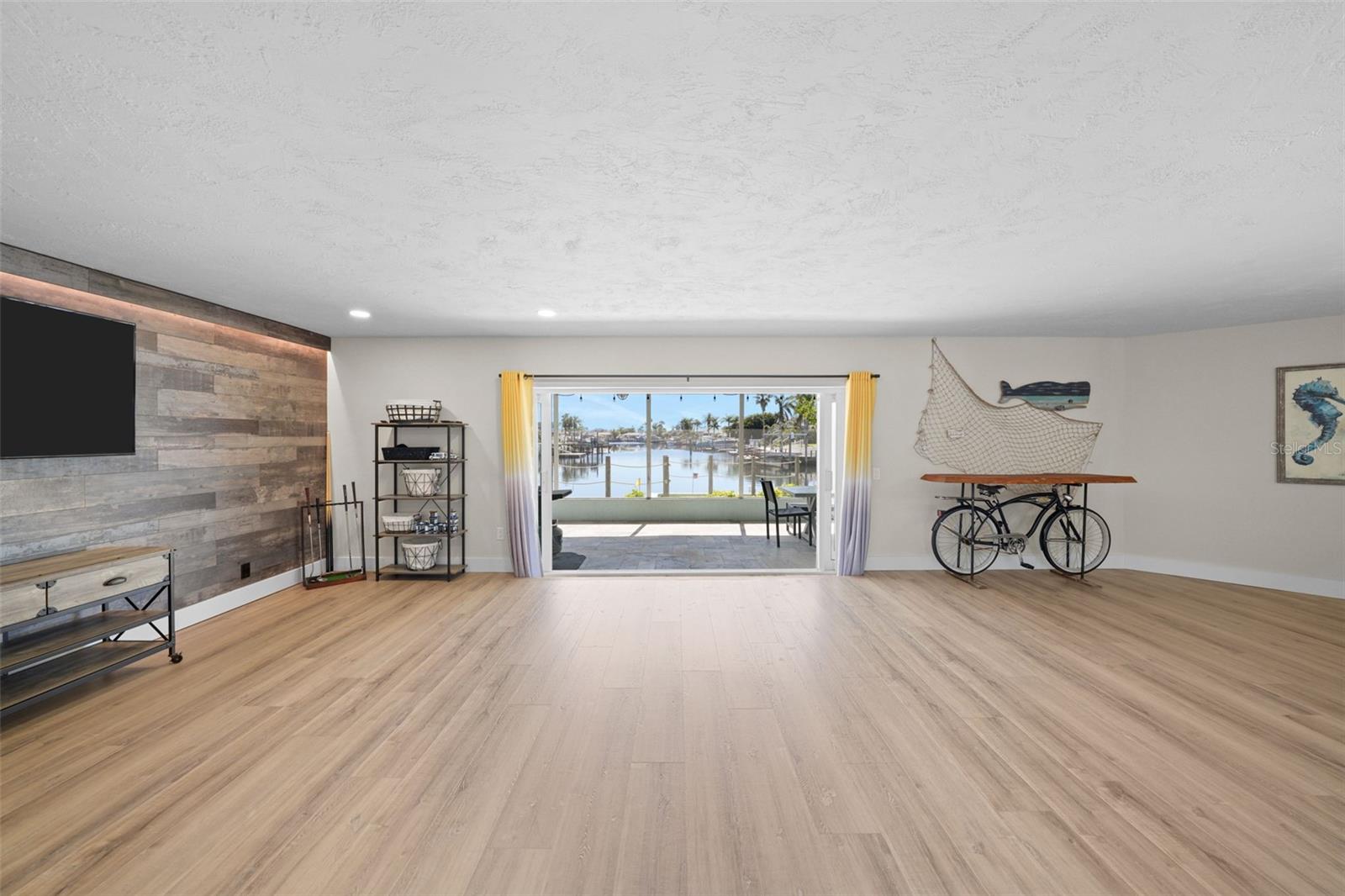 4968 SOUTHSHORE DRIVE