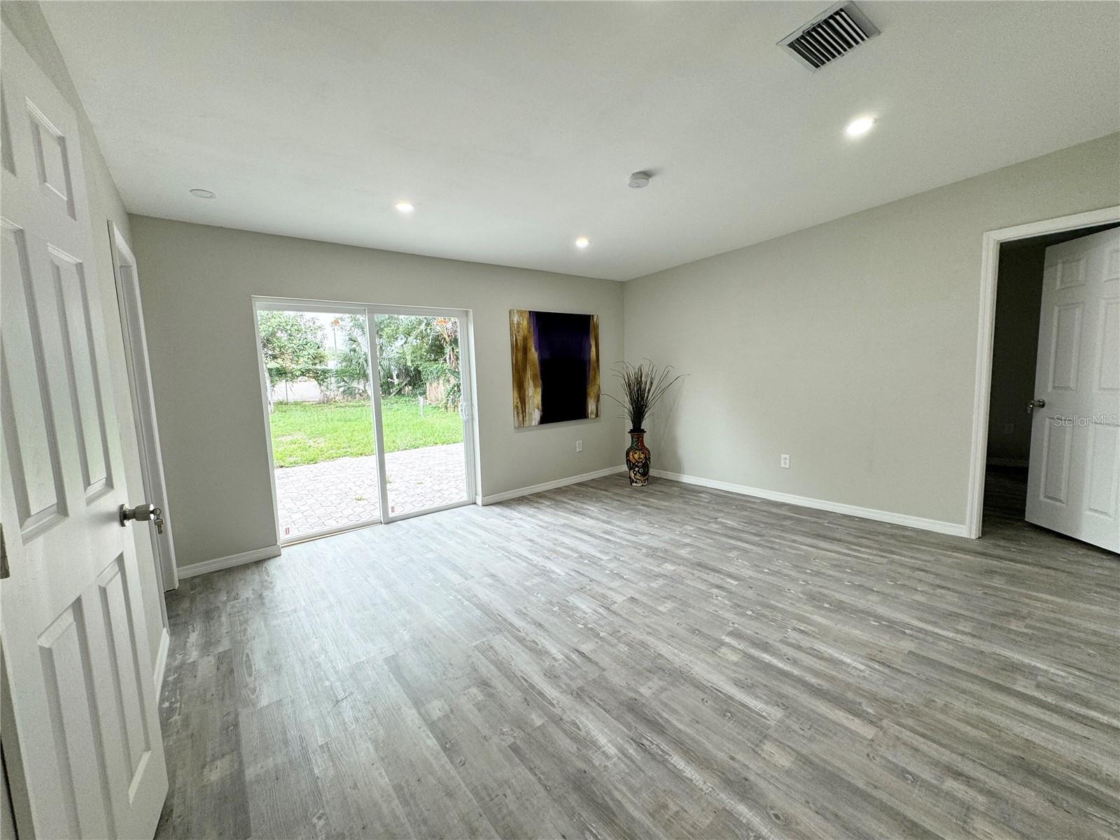 SPRINGFIELD SUB 2 - Residential Lease