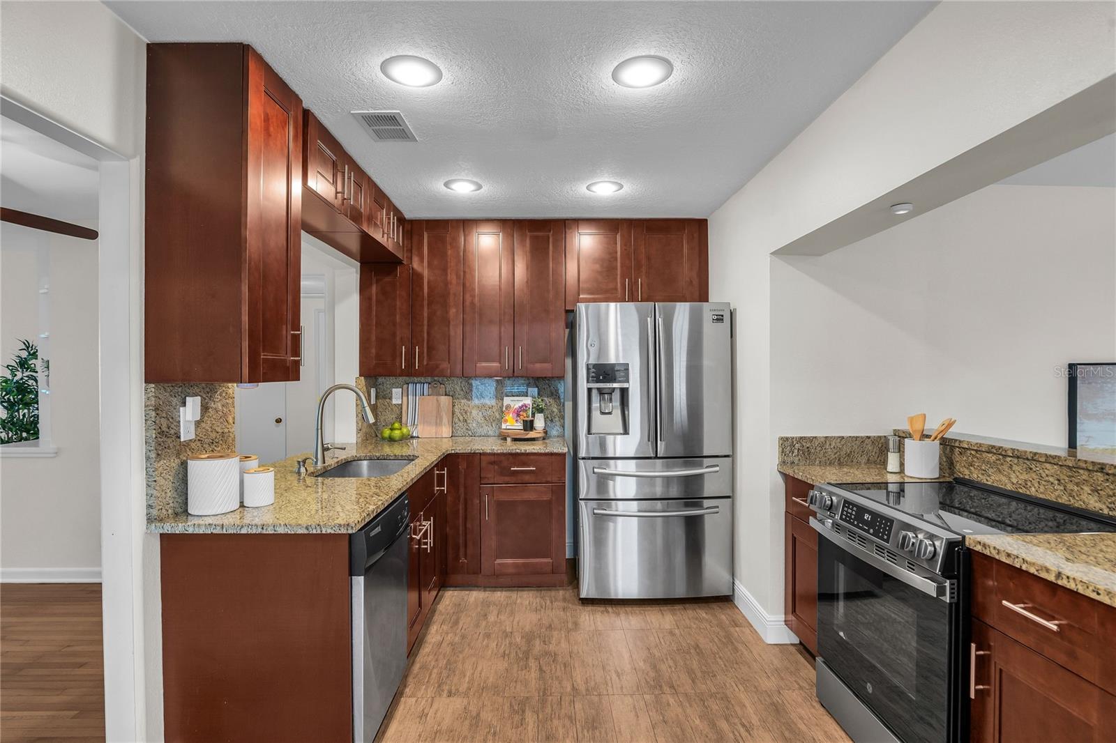 BONITA PARK - Residential
