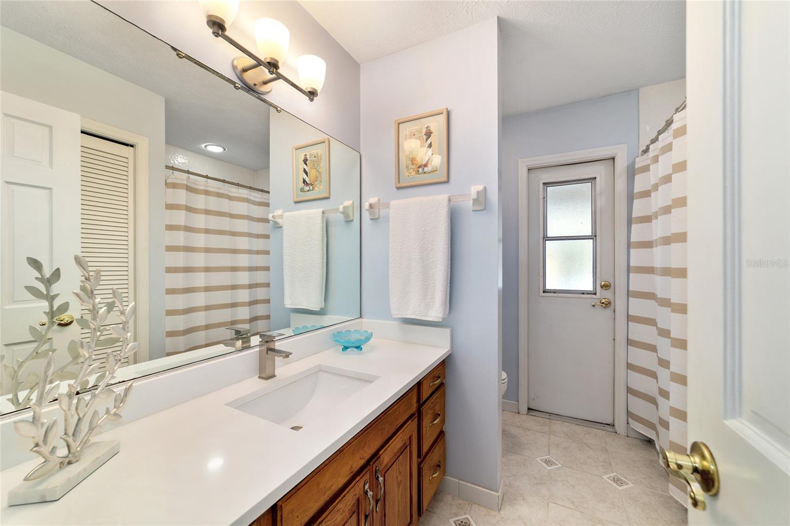 COUNTRY ESTATE - Residential