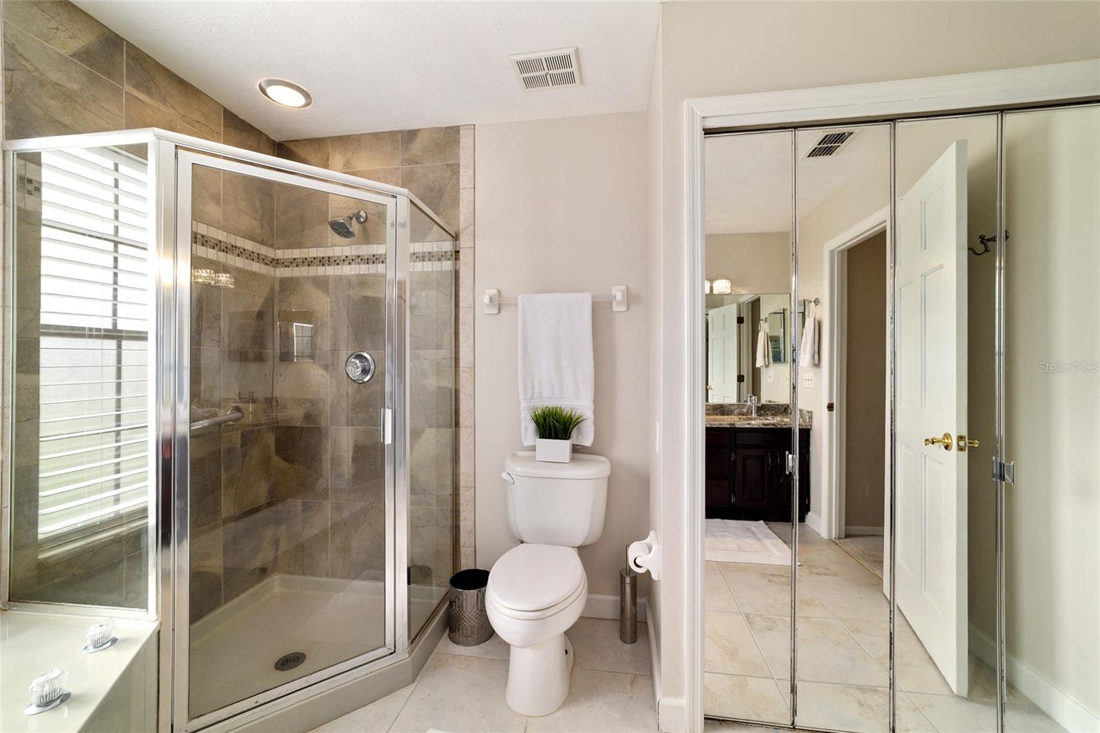 COUNTRY ESTATE - Residential