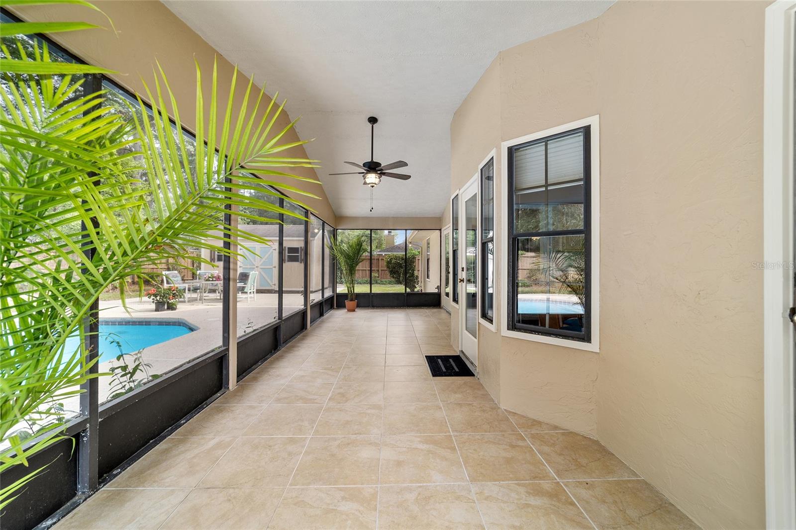 COUNTRY ESTATE - Residential