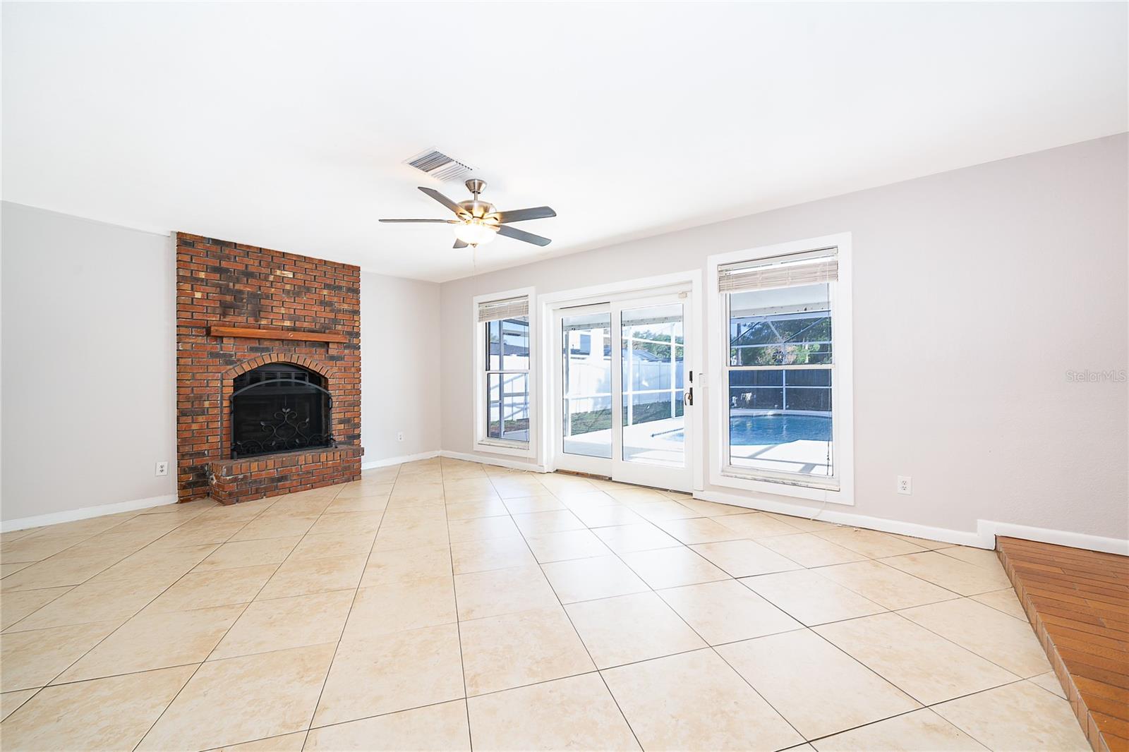 4707 PINELLAS DRIVE