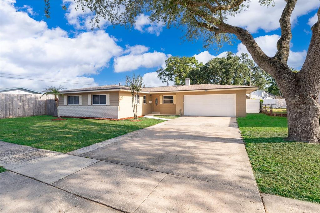 Photo of 4707 Pinellas Drive, Orlando, FL 32812 (MLS # O6405999)