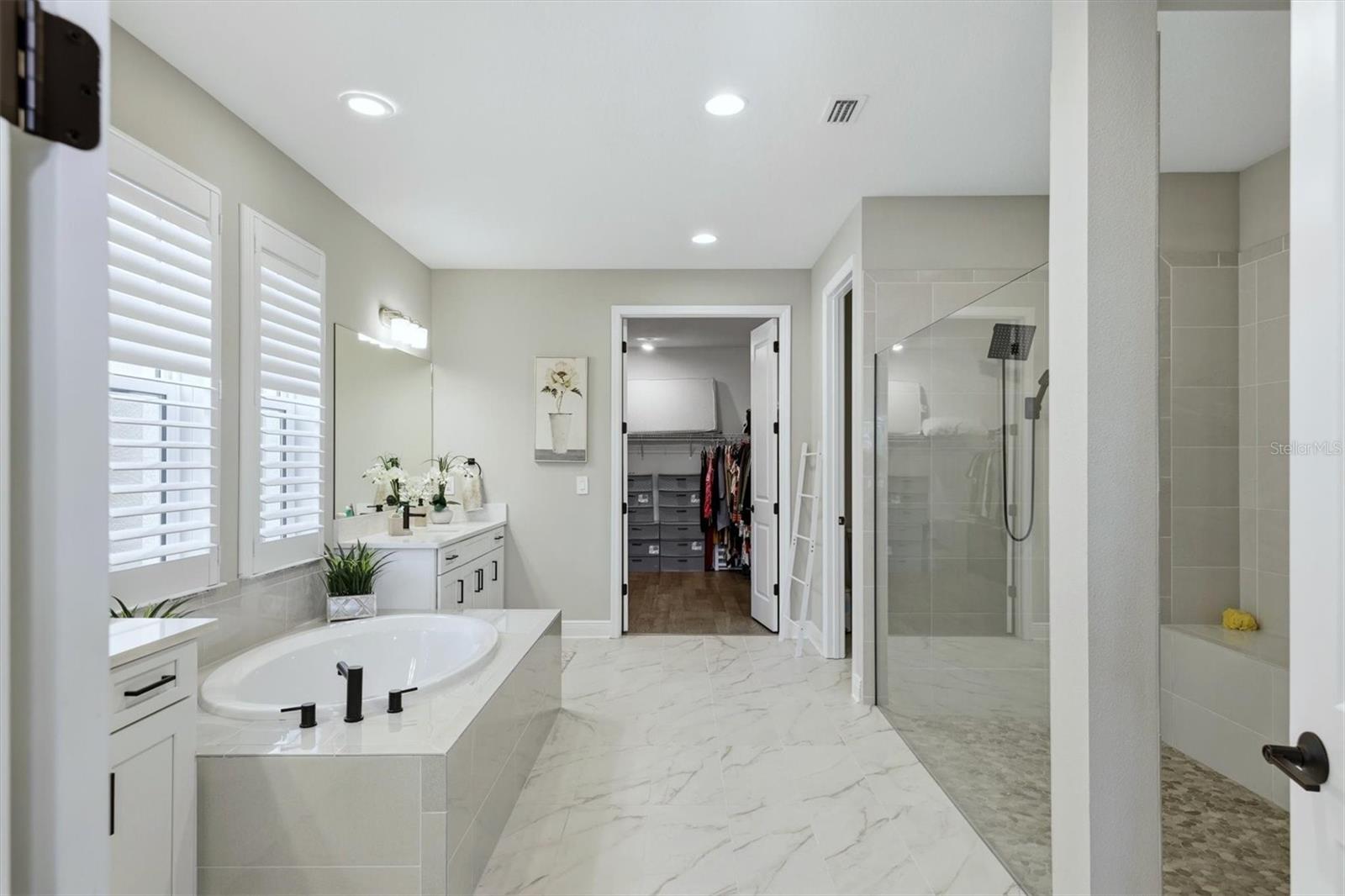 PROMENADE ESTATES PH II - Residential