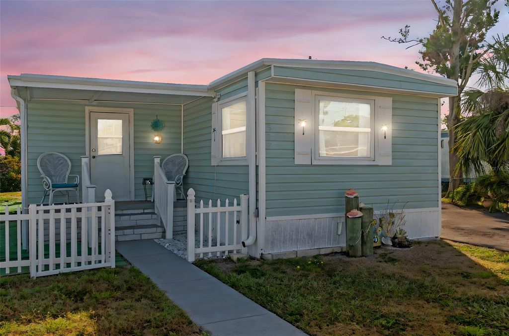 Photo of 6580 Seminole Boulevard #537, Seminole, FL 33772 (MLS # TB8460258)