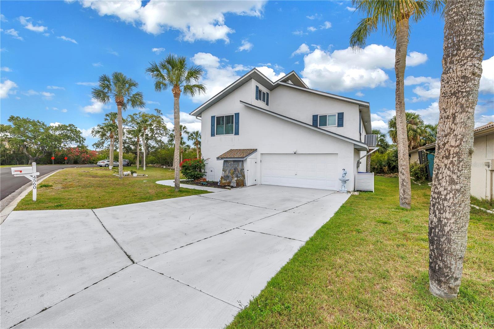 GULF HARBORS WOODLANDS - Residential