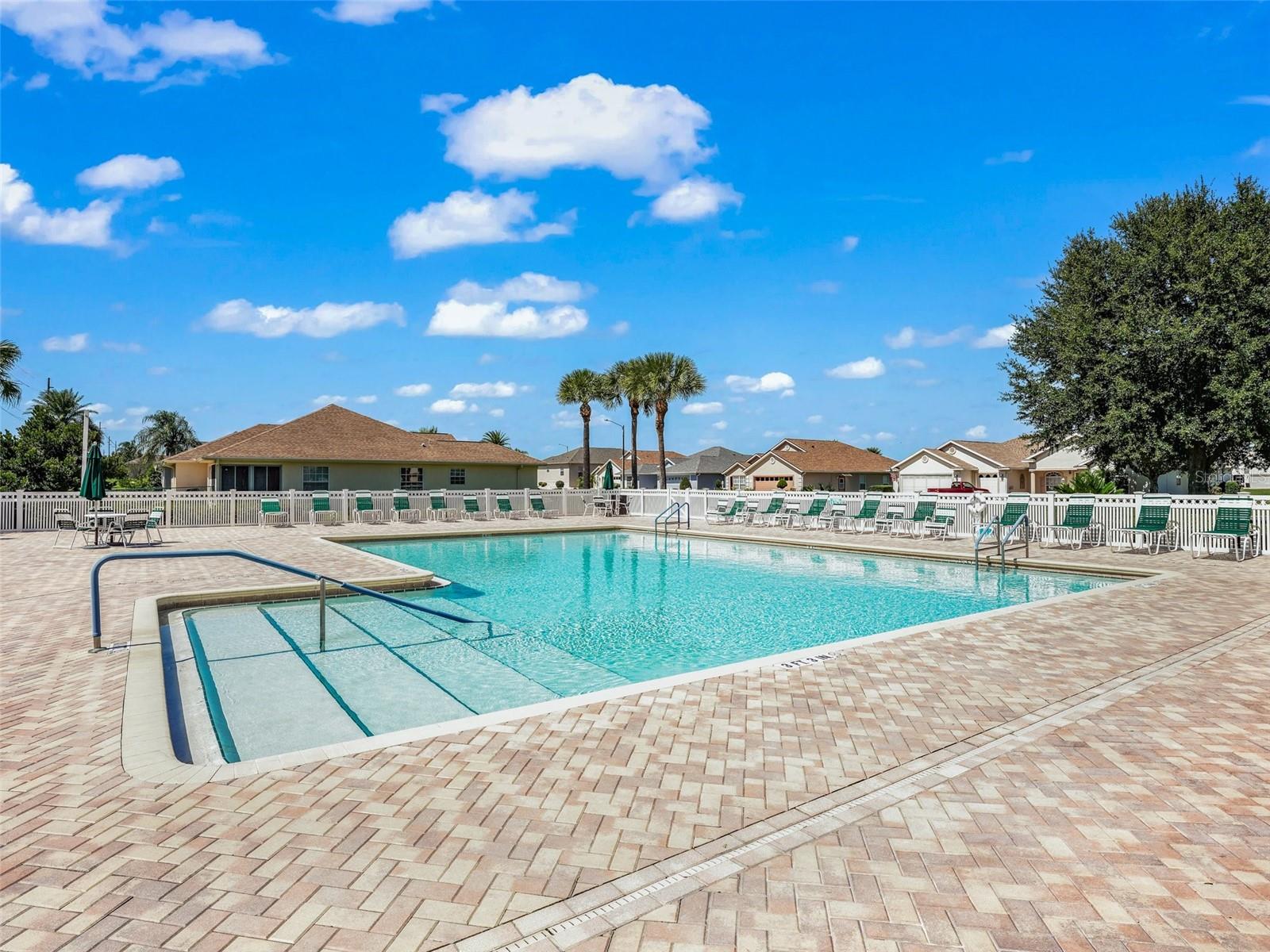 MEADOWS/STONECREST UN 02 - Residential