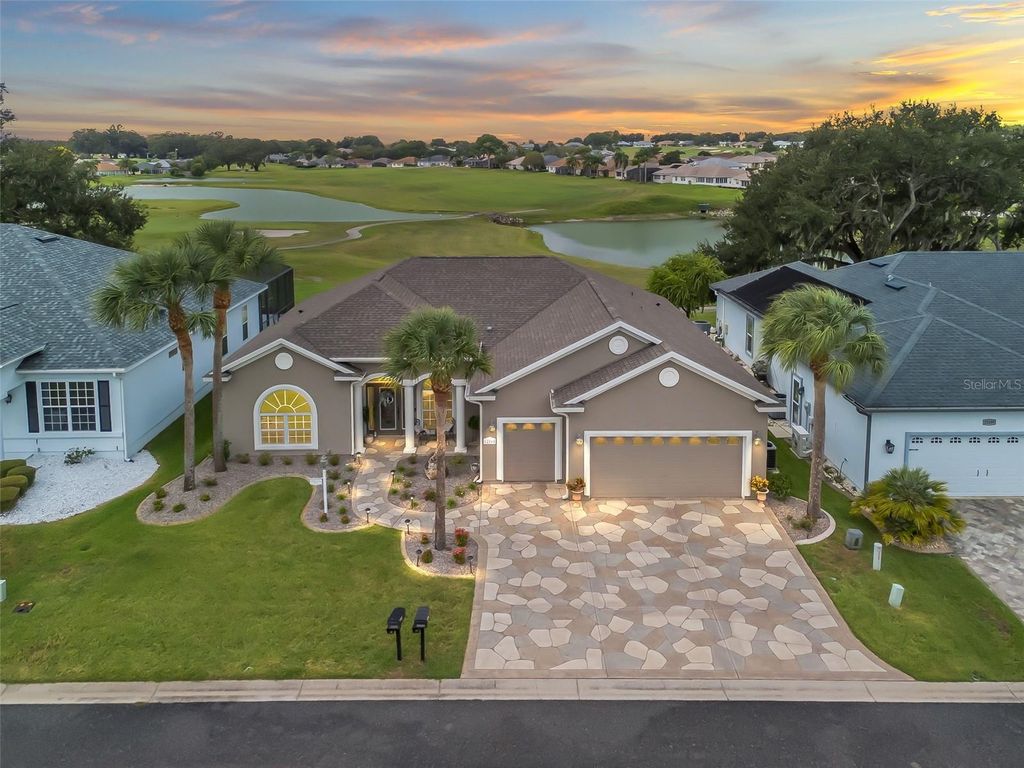 Photo of 12115 SE 175th Loop, Summerfield, FL 34491 (MLS # G5103110)