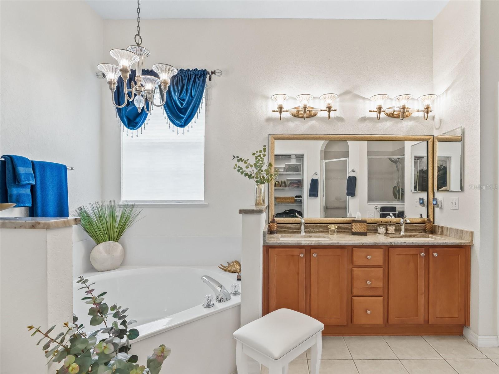 MEADOWS/STONECREST UN 02 - Residential