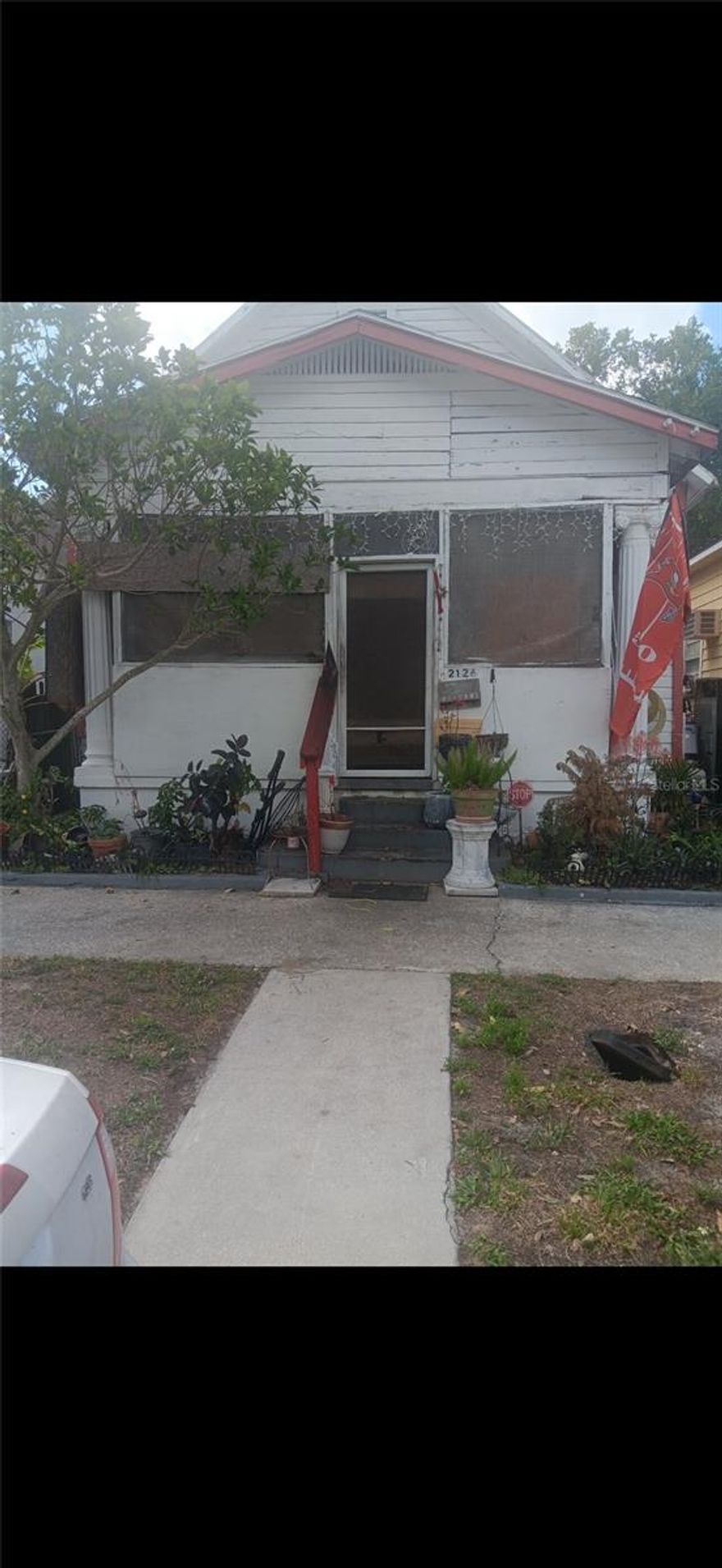 Great opportunity on this 2-bedroom, 1-bath home with strong potential for renovation, rental income, or resale. Ideal for investors looking to add value and capitalize on a promising property. Convenient layout with plenty of possibilities. Don't miss this chance to turn potential into profit!