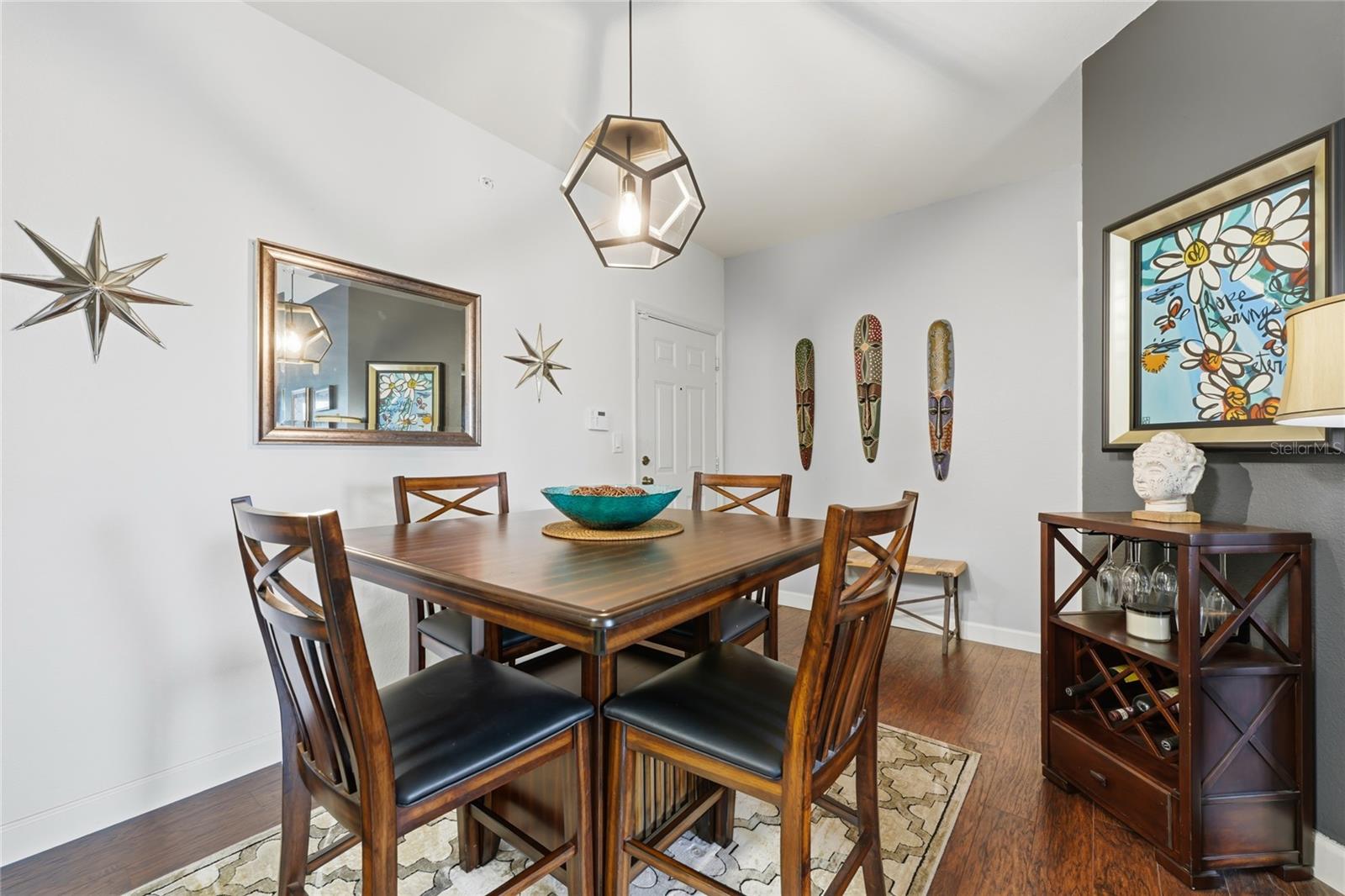 Casas a venda 2 - Jen Dantas 5451 VINELAND ROAD 2301