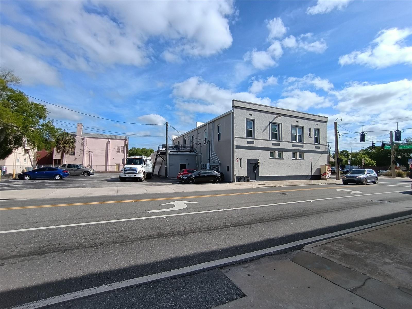 111 S COLLINS STREET