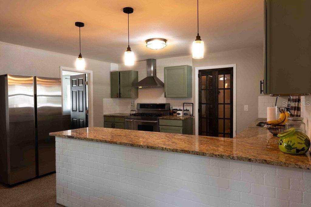 Photo of 706 S Pearl Circle, Brandon, FL 33510 (MLS # TB8486868)