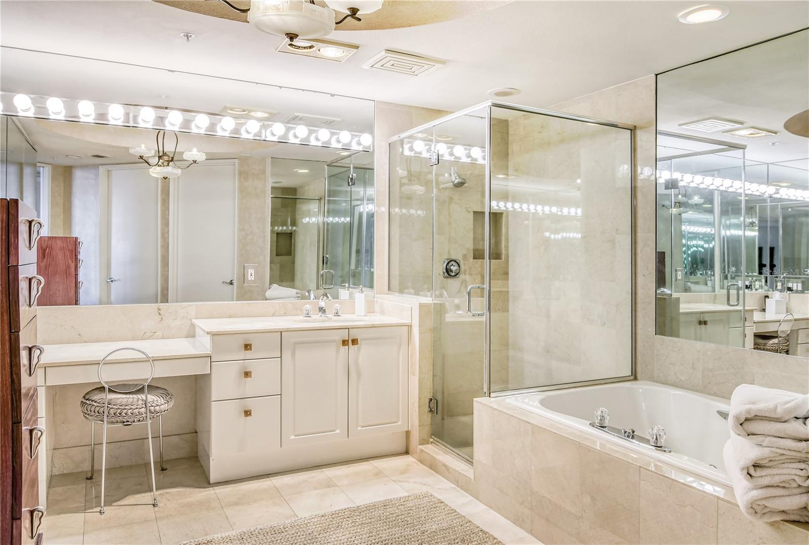 GRAND BAY 3 - Residential