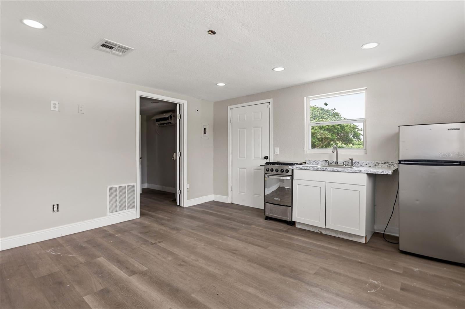 250 LONGWOOD HILLS ROAD