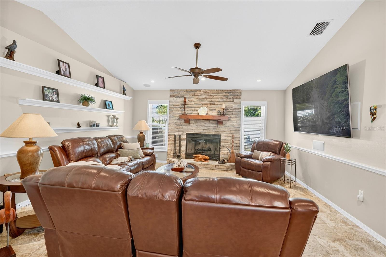 ENGLEWOOD ISLES SUB, UNIT 3 - Residential