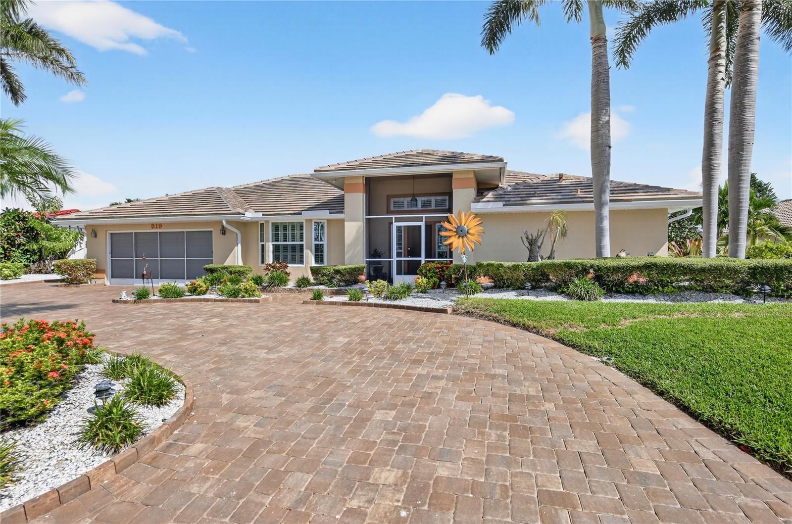 319 OAKWOOD CIRCLE