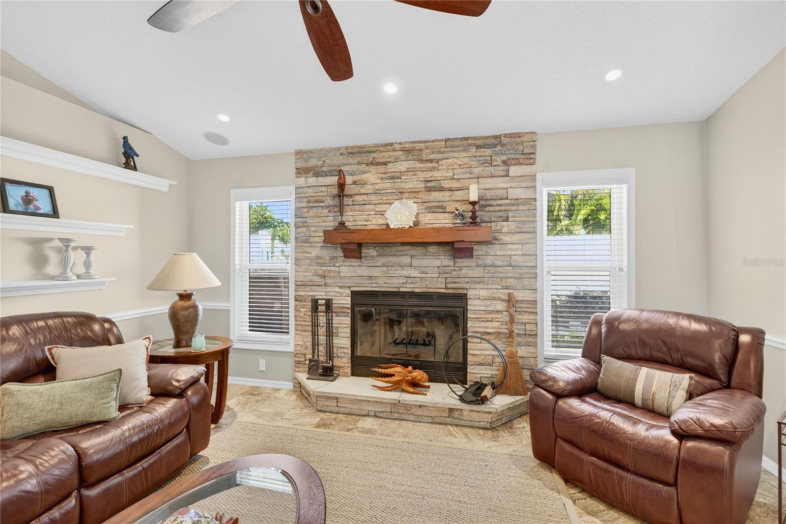 ENGLEWOOD ISLES SUB, UNIT 3 - Residential