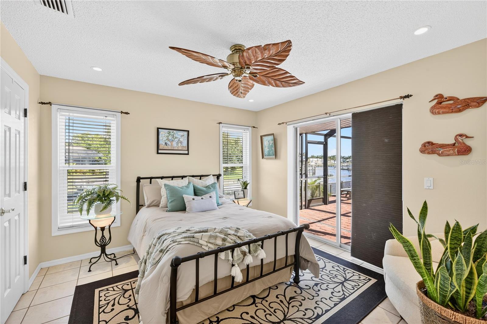 ENGLEWOOD ISLES SUB, UNIT 3 - Residential