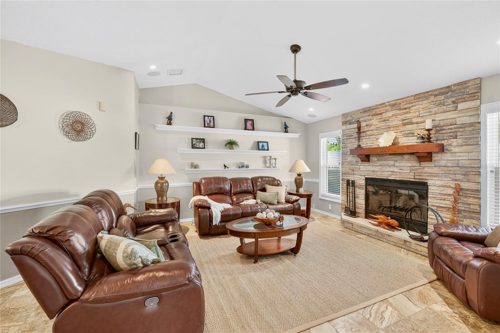 ENGLEWOOD ISLES SUB, UNIT 3 - Residential