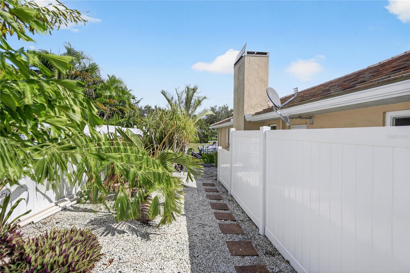 ENGLEWOOD ISLES SUB, UNIT 3 - Residential