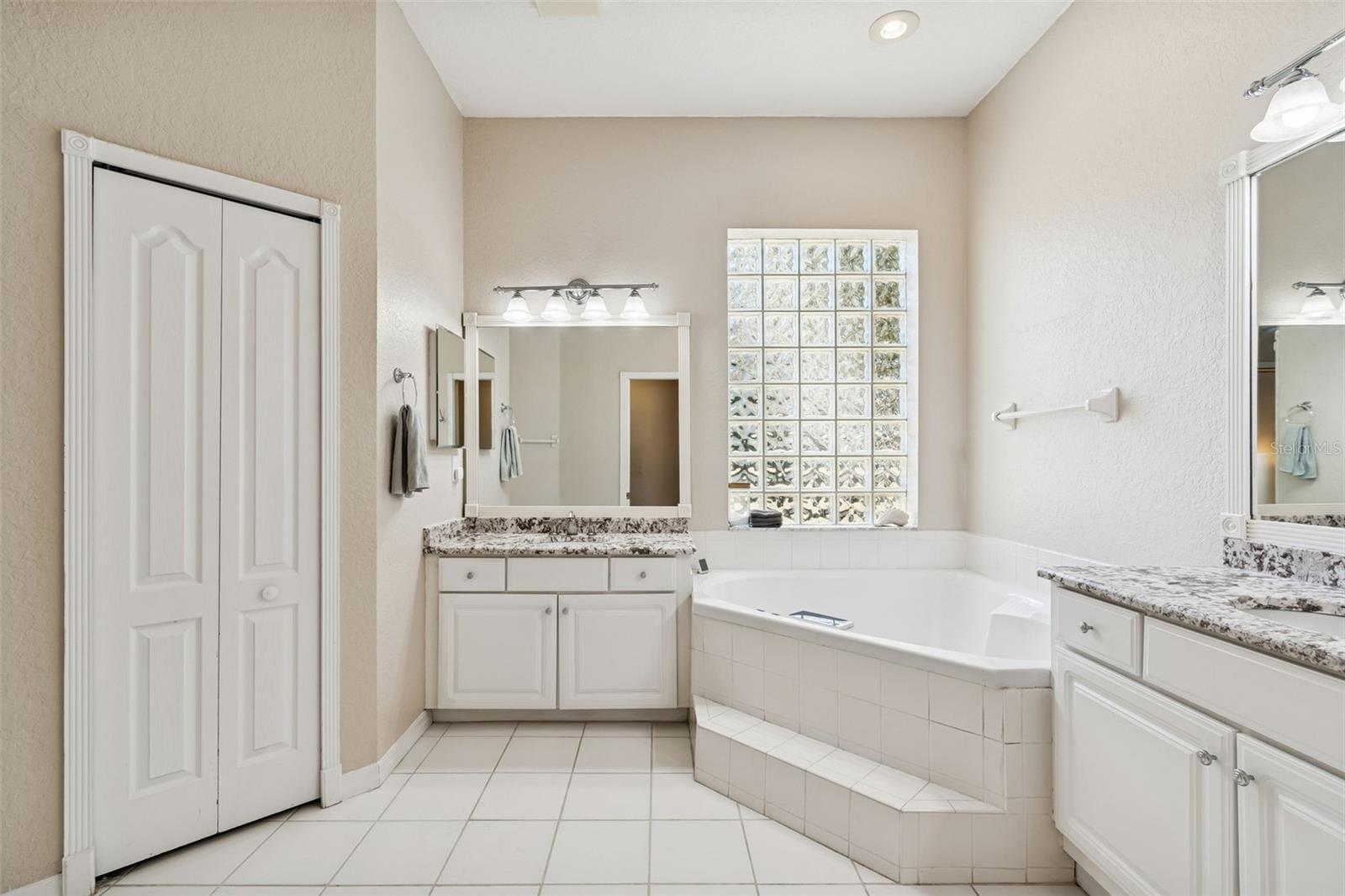 TAMPA PALMS - Residential