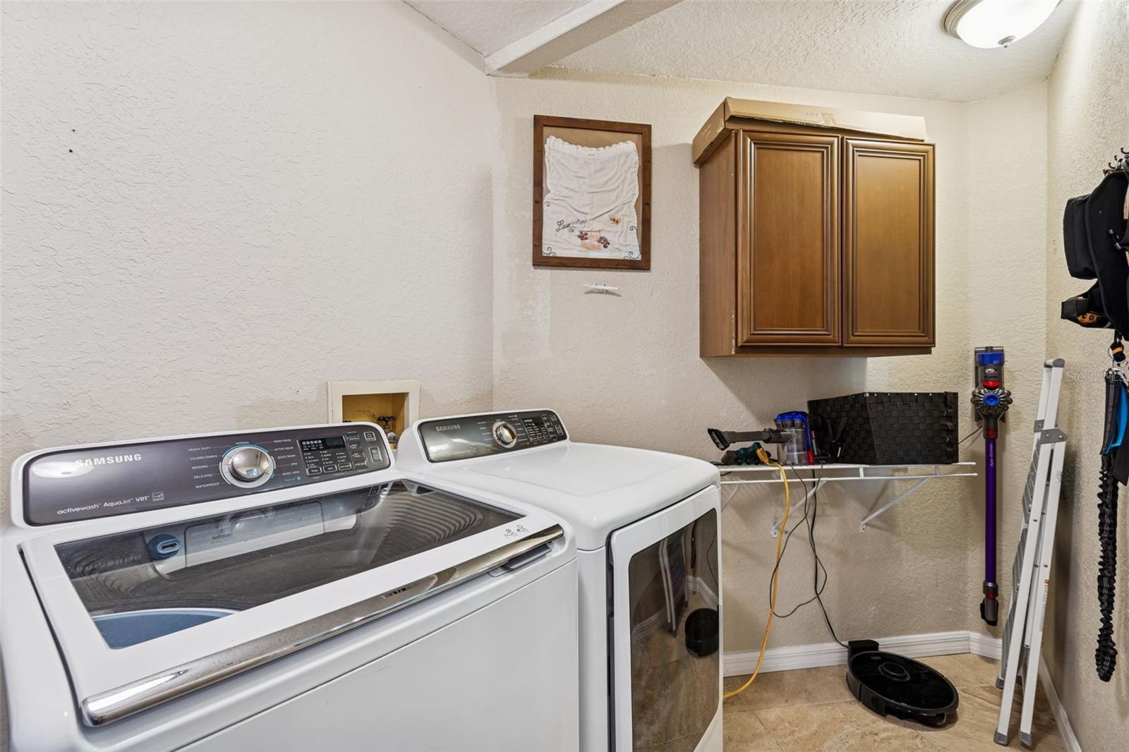 TAMPA PALMS - Residential