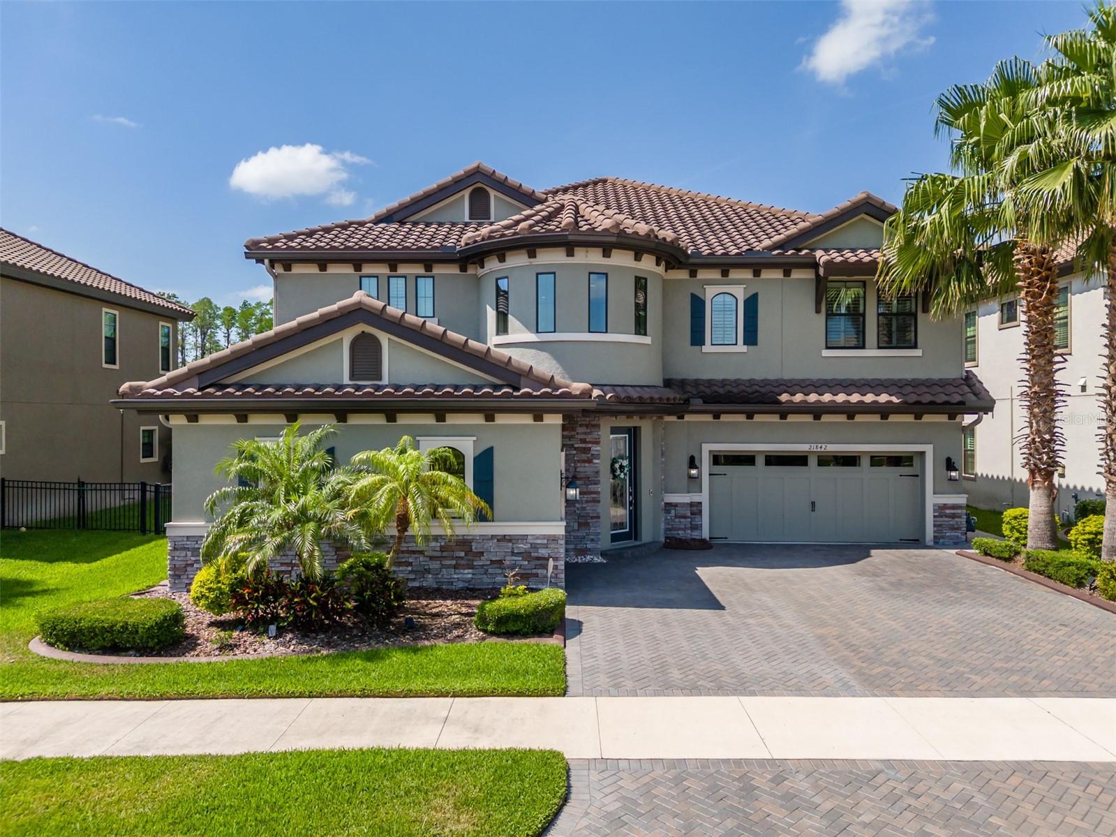 PRISTINE LAKE PRESERVE - Residential