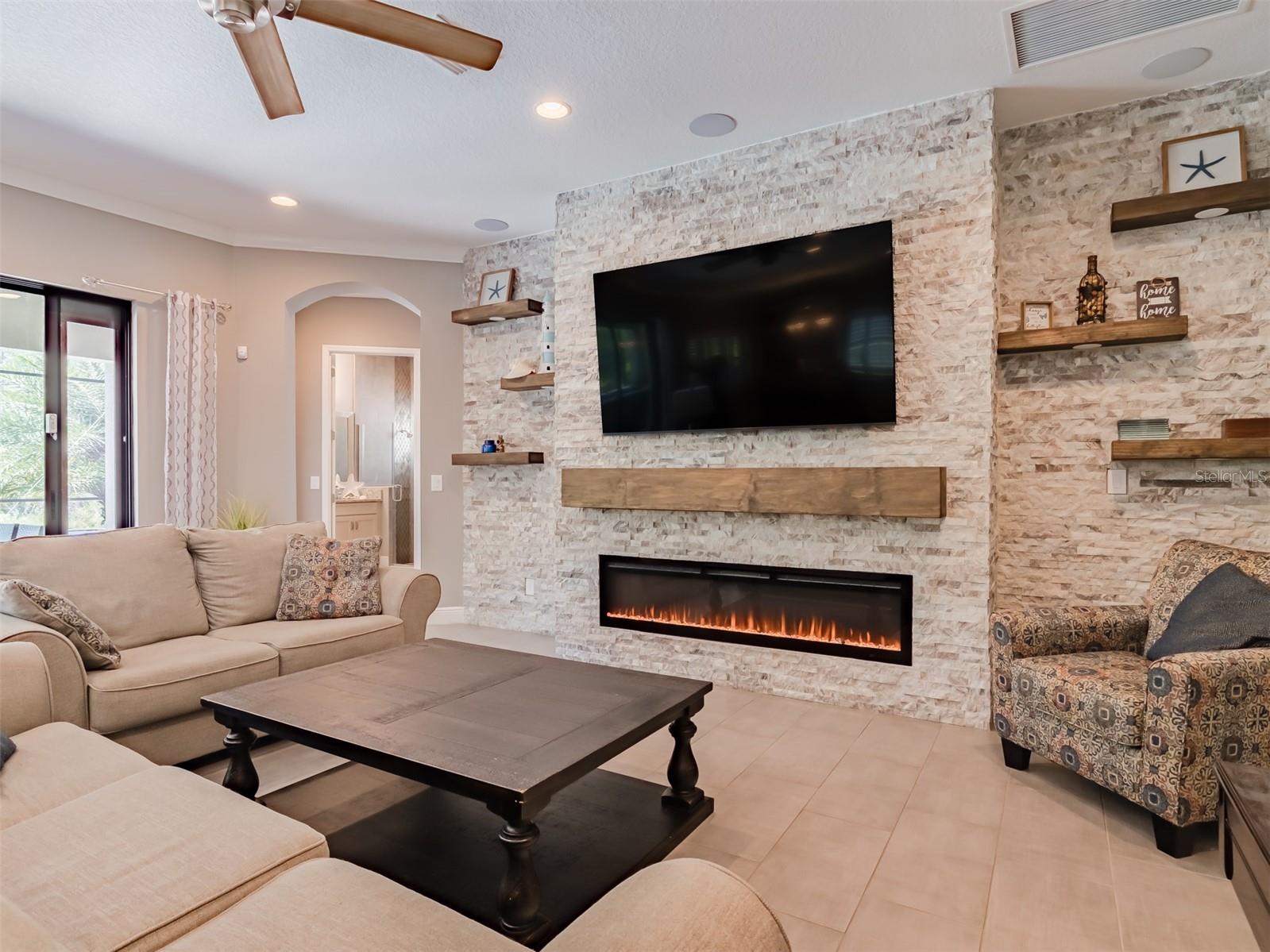 PRISTINE LAKE PRESERVE - Residential
