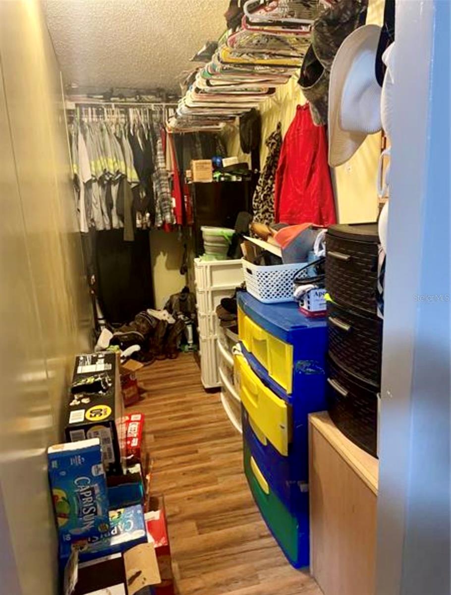 ACREAGE & UNREC - Residential