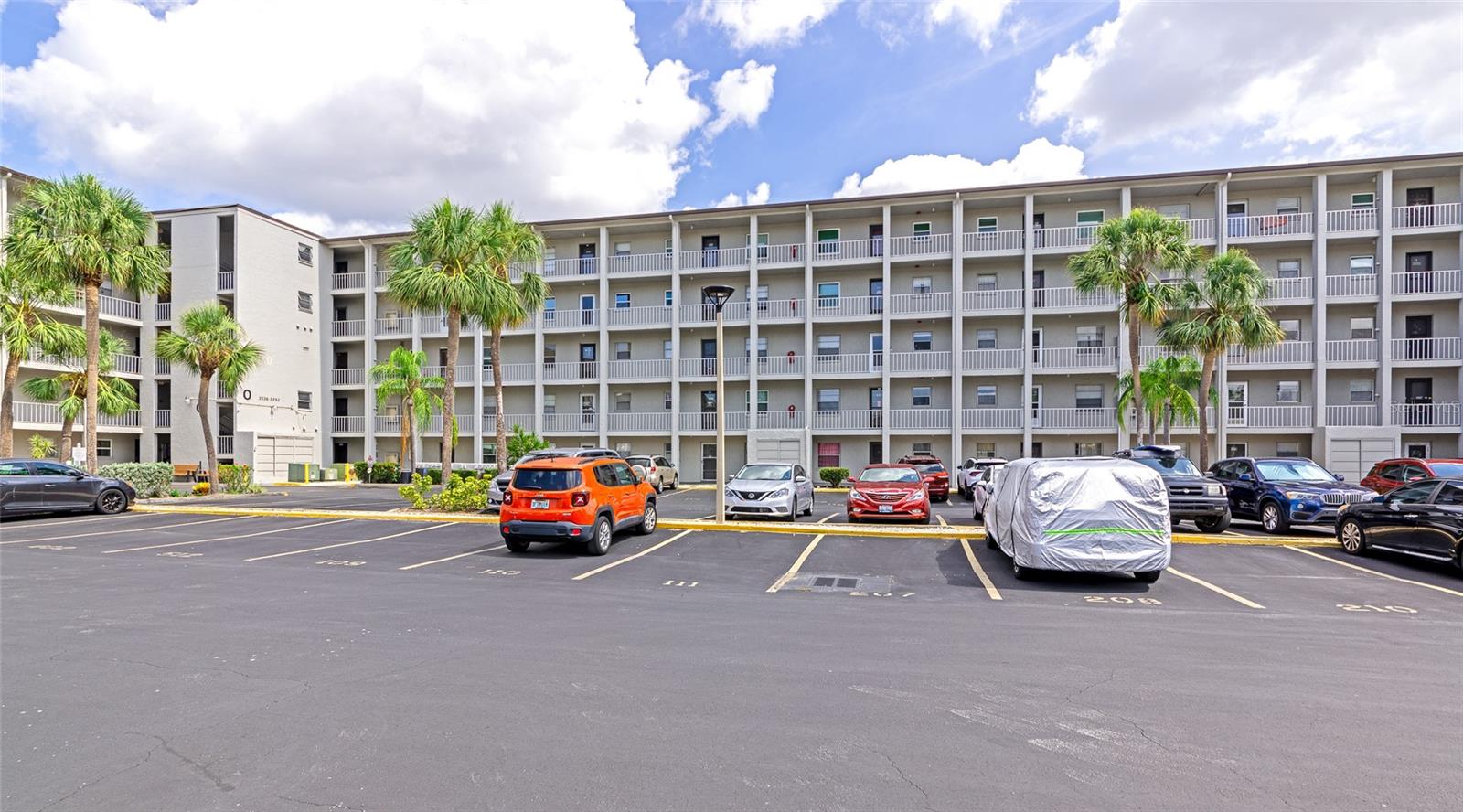 BAYSHORE ON THE LAKE APTS III SEC1 - Residential