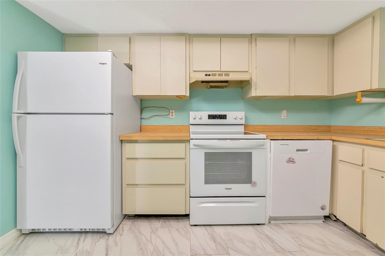 BAYSHORE ON THE LAKE APTS III SEC1 - Residential