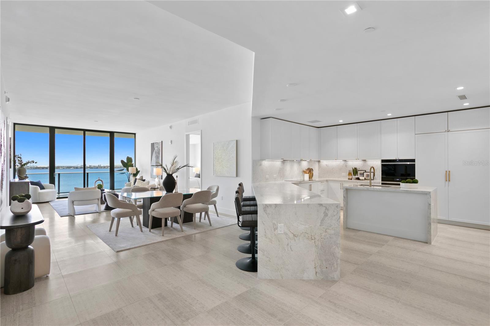 2912 W SANTIAGO STREET 903