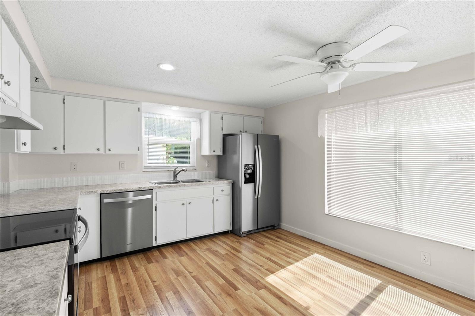 CASAS BONITAS - Residential Lease