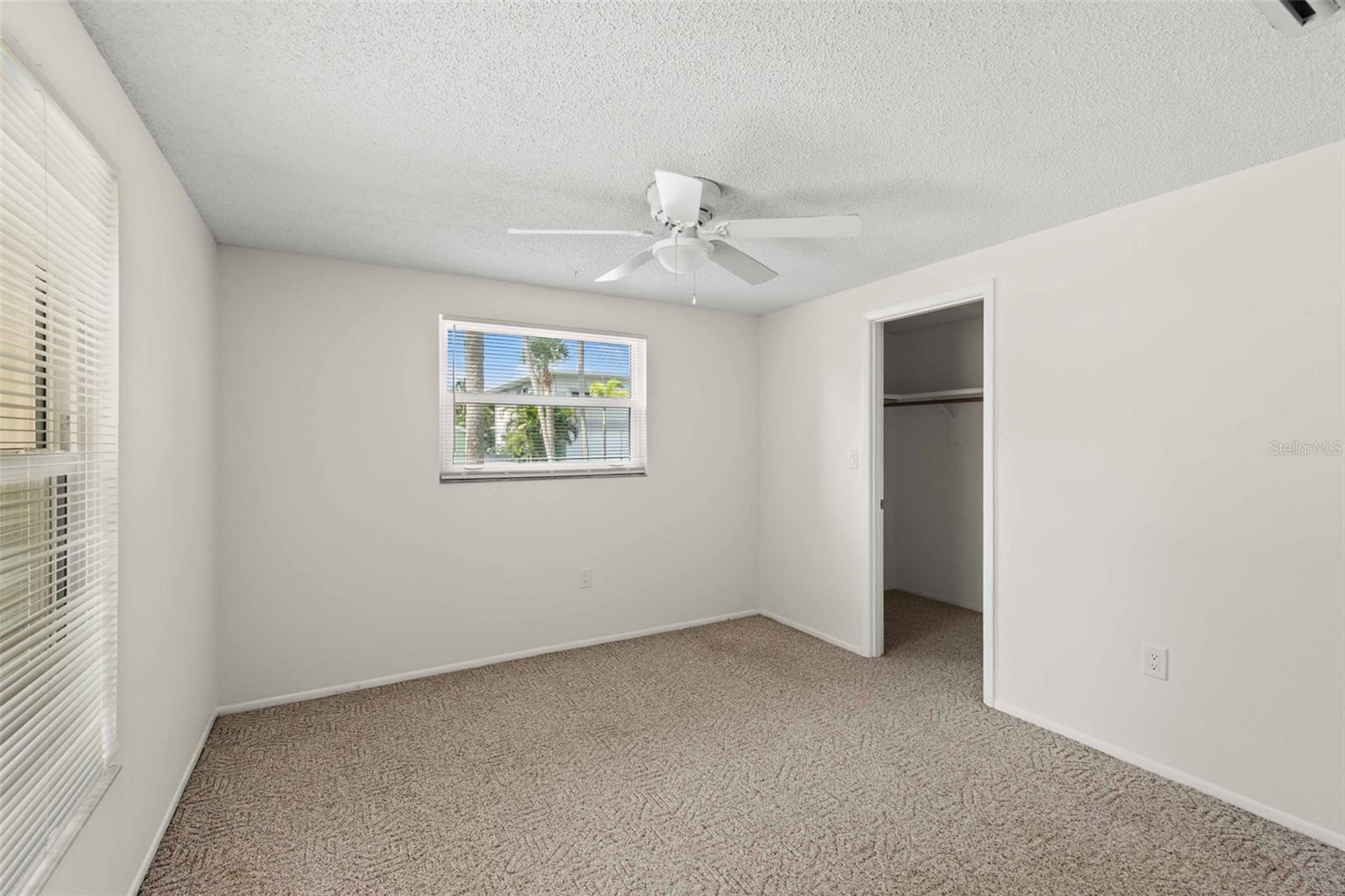 CASAS BONITAS - Residential Lease