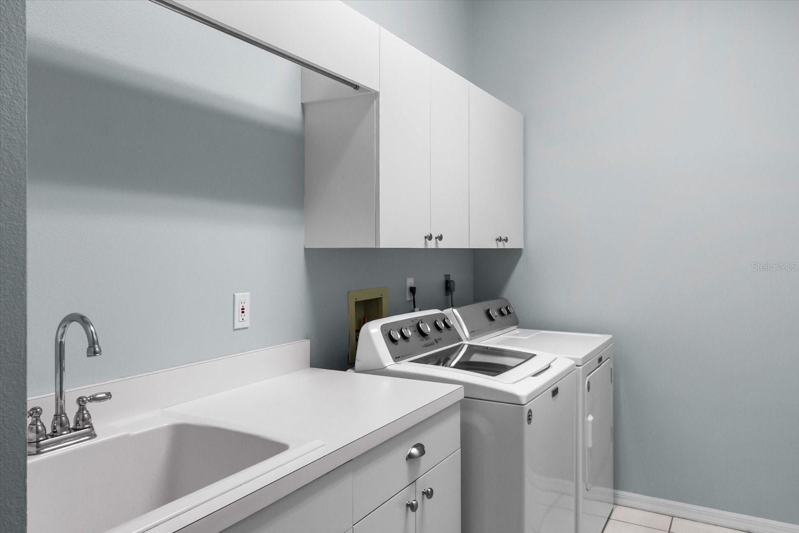 CALUSA LAKES - Residential