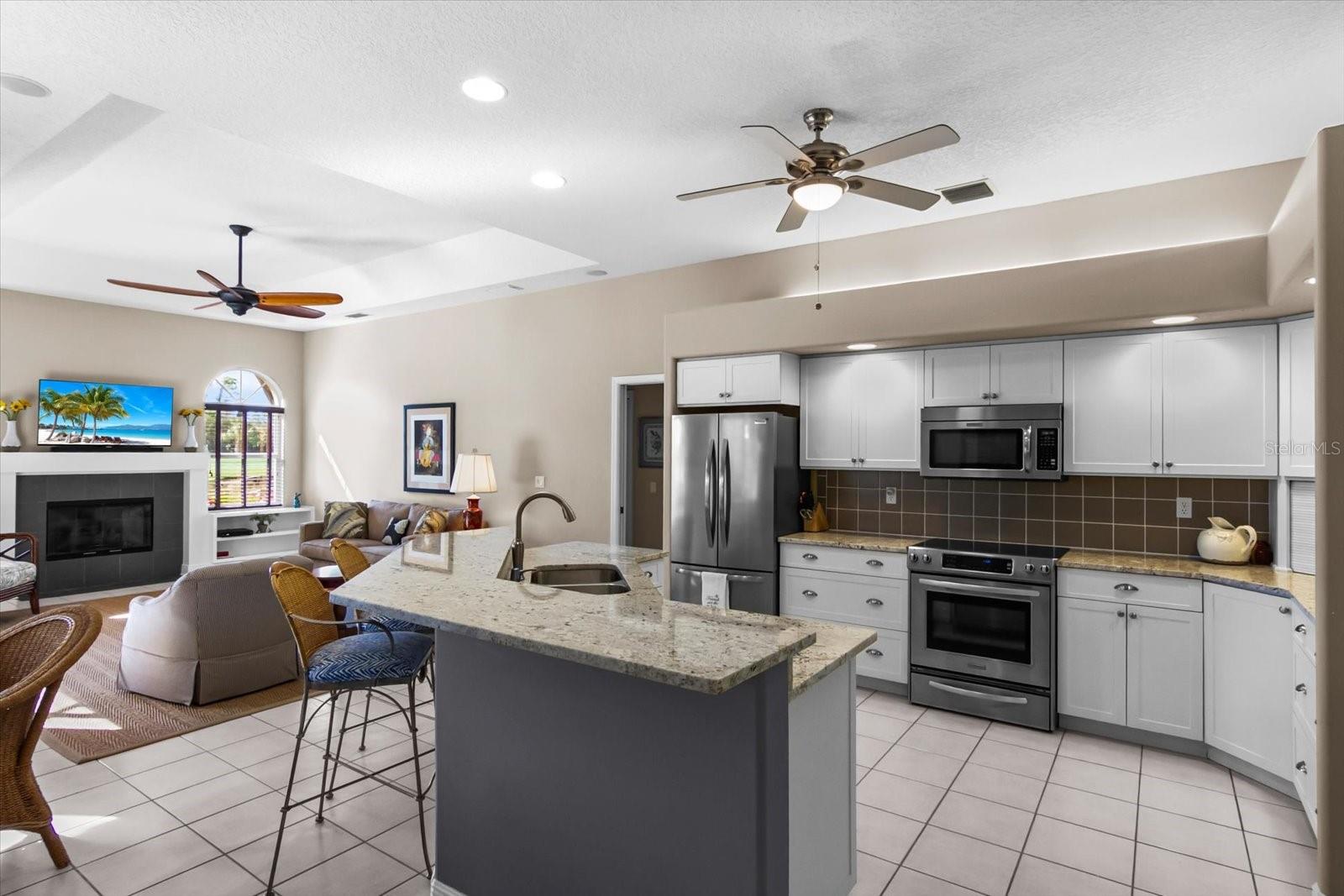 CALUSA LAKES - Residential