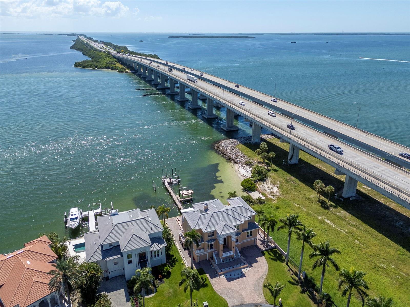 PARADISE POINTE - Residential