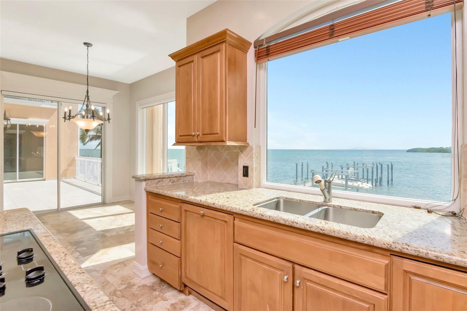 PARADISE POINTE - Residential