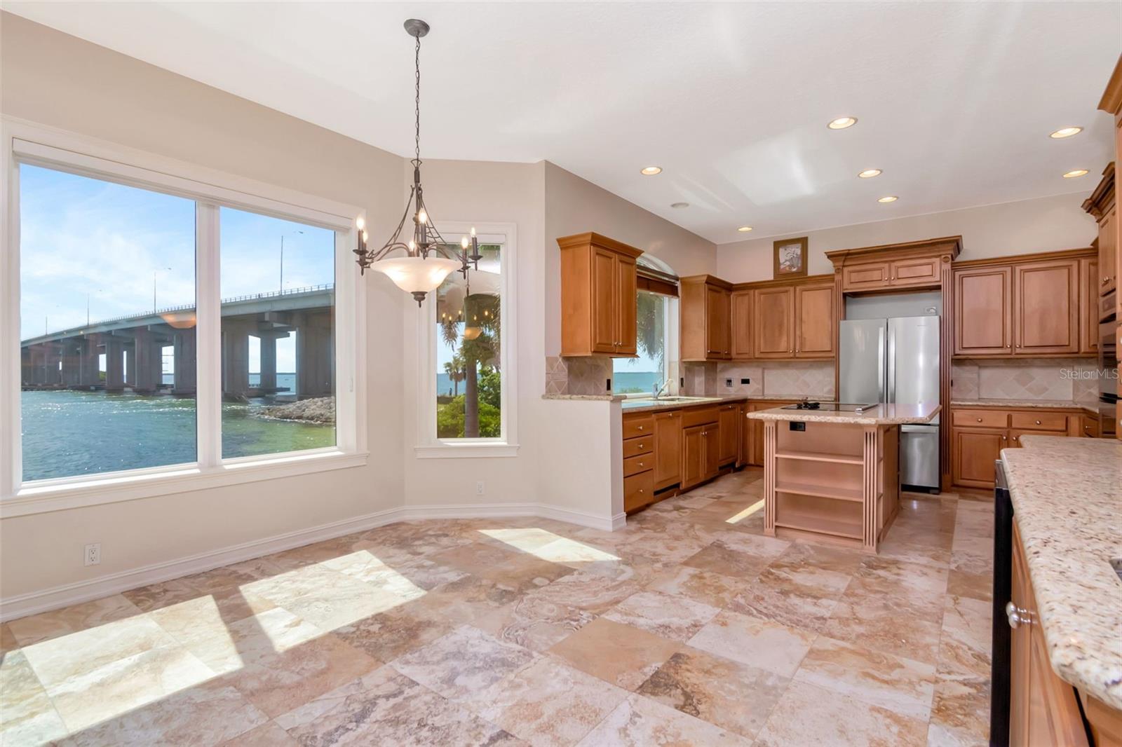 PARADISE POINTE - Residential