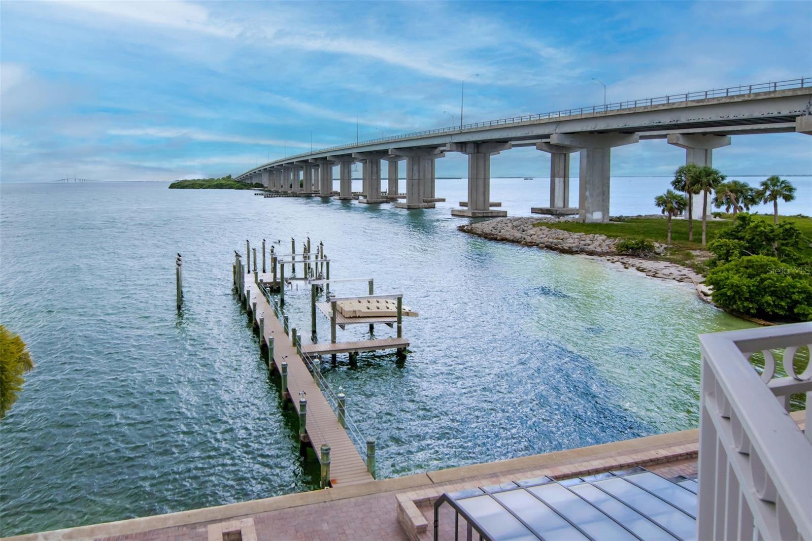 PARADISE POINTE - Residential